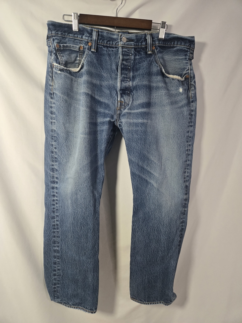 Levi’s Men’s Straight‑Fit Blue Denim Button‑Up Jeans – Waist 38, Classic Blue